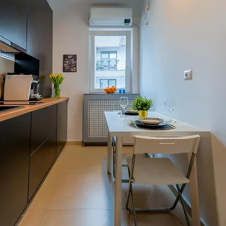 Ana Mojo Apartment
