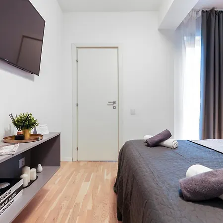 Ana Mojo Apartment